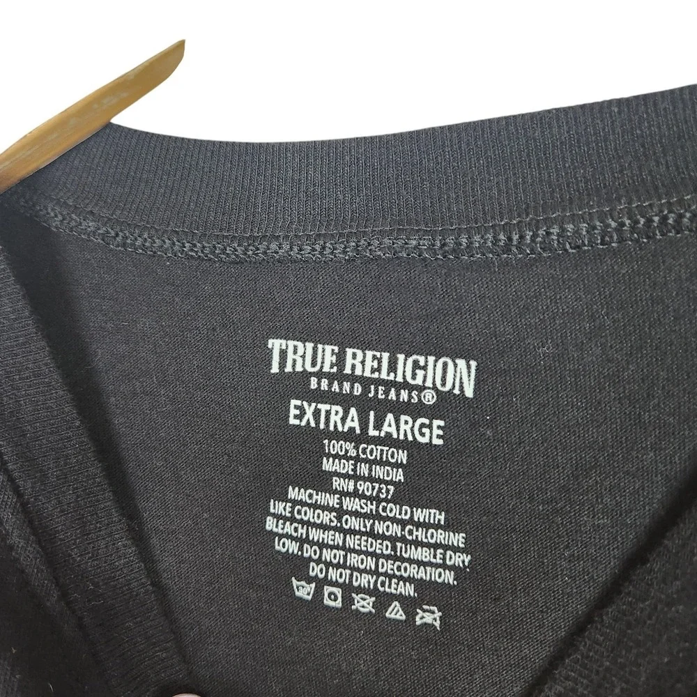 TRUE RELIGION Shirt Mens XL Black Gold Logo‎ V Neck Short Sleeve Tee Top